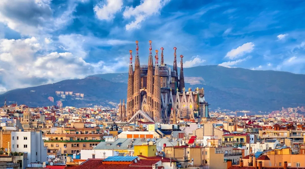 Front de mer et toits de la ville méditerranéenne de Barcelone