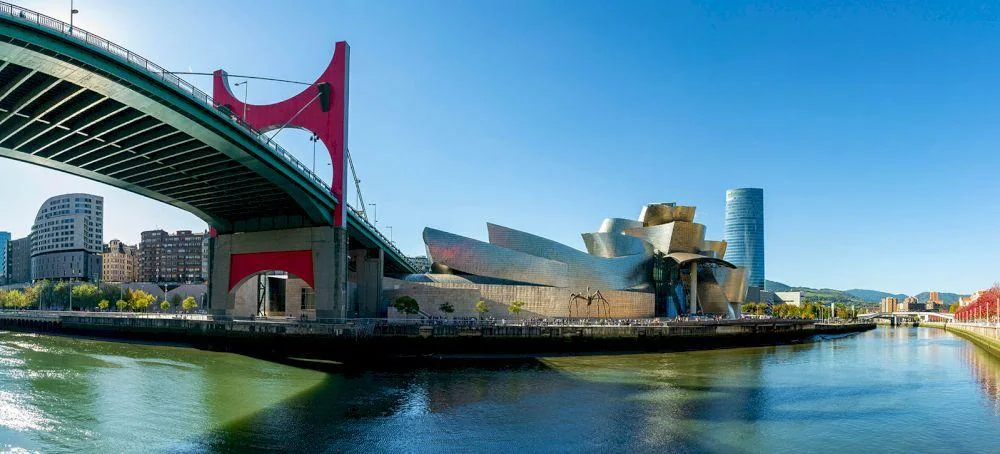 Bord de la rivière Bilbao et zone du musée Guggenheim