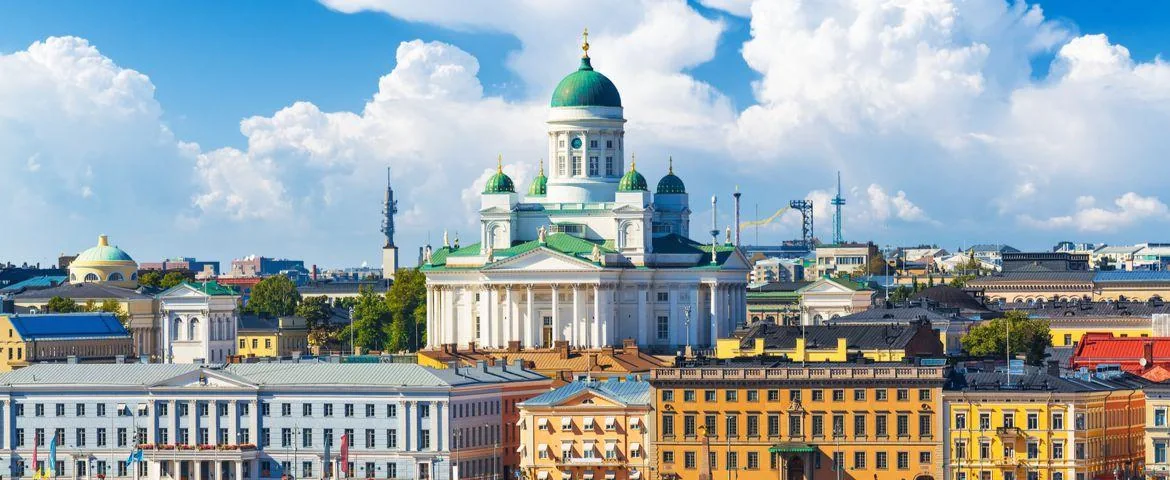 Front de mer et port d'Helsinki en Finlande