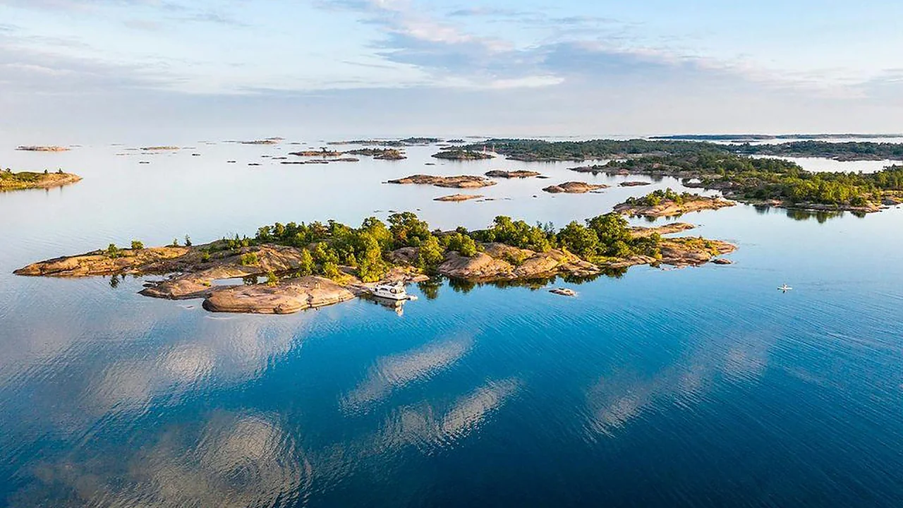 Port de ferry de Kapellskär et côte environnante