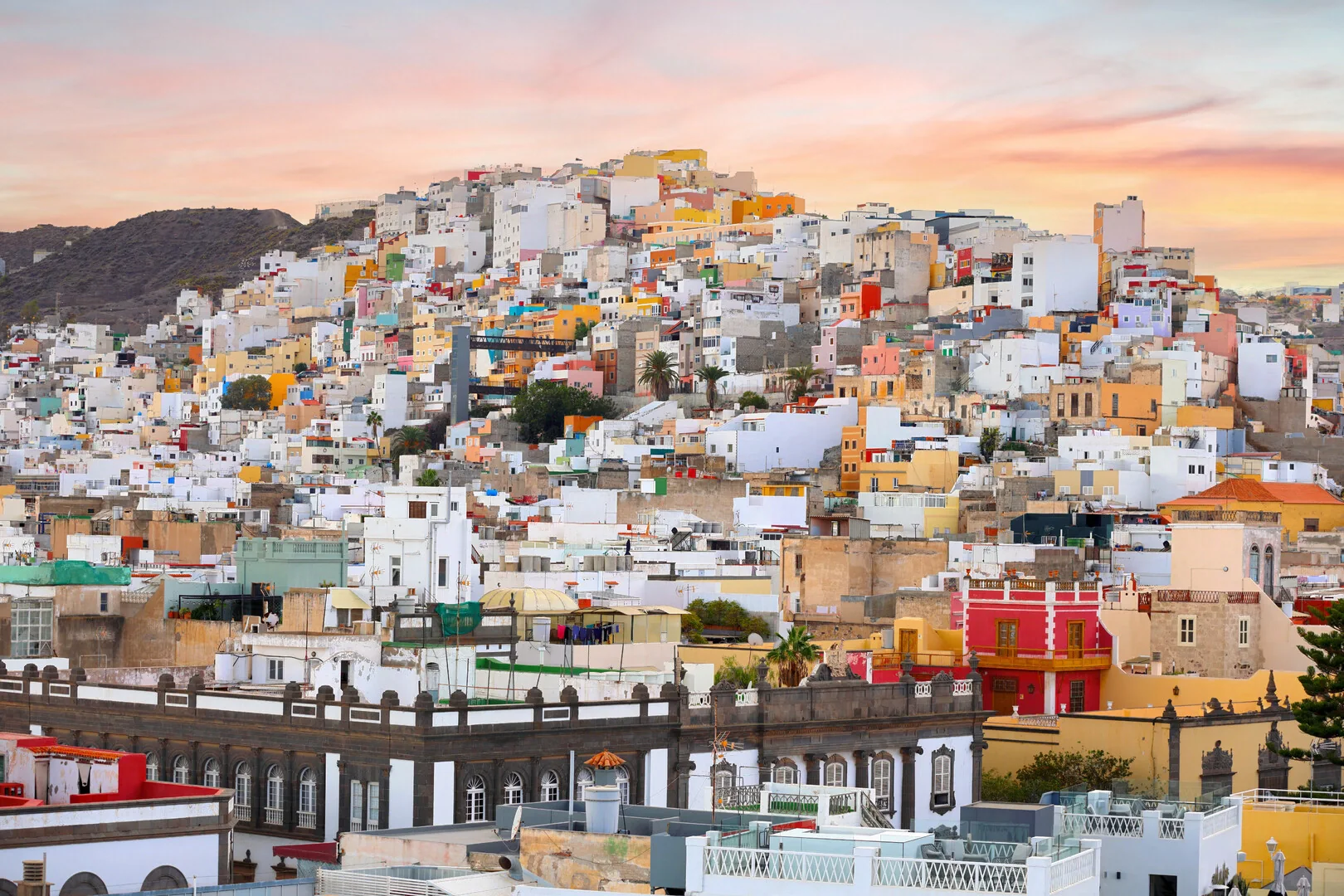 Plage de Las Canteras et paysage urbain de Las Palmas de Gran Canaria dans les îles Canaries