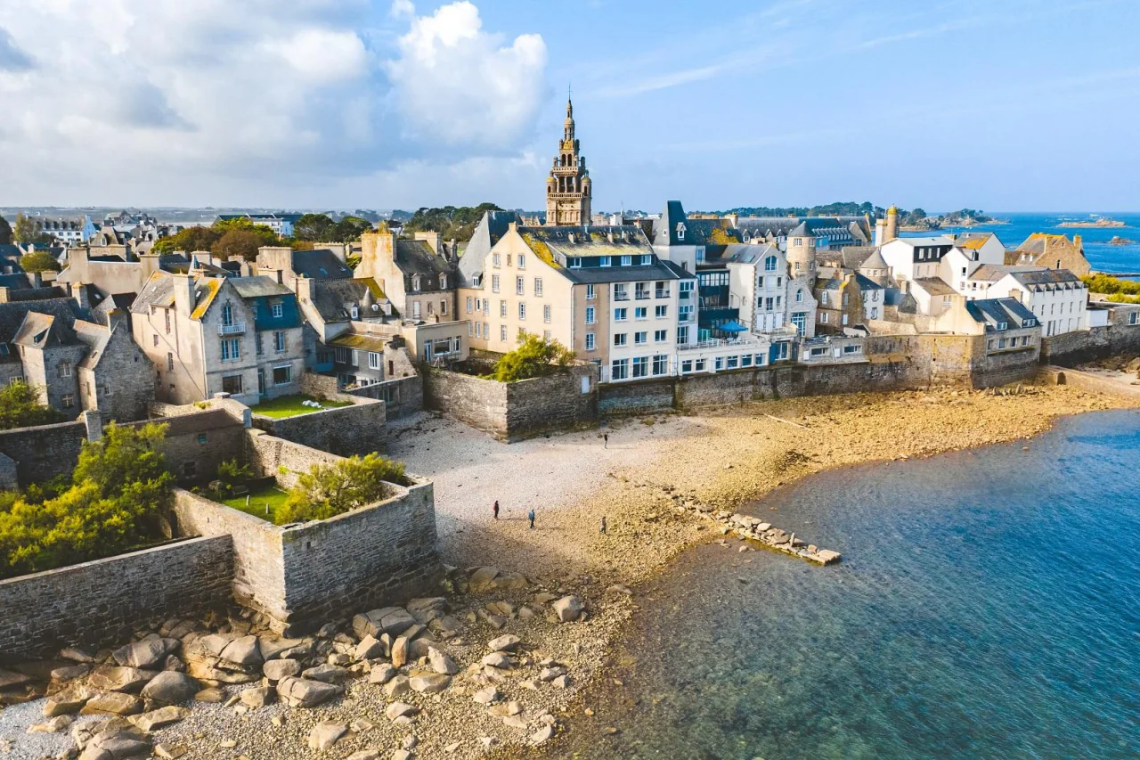 Port de Roscoff, rues et monuments bretons