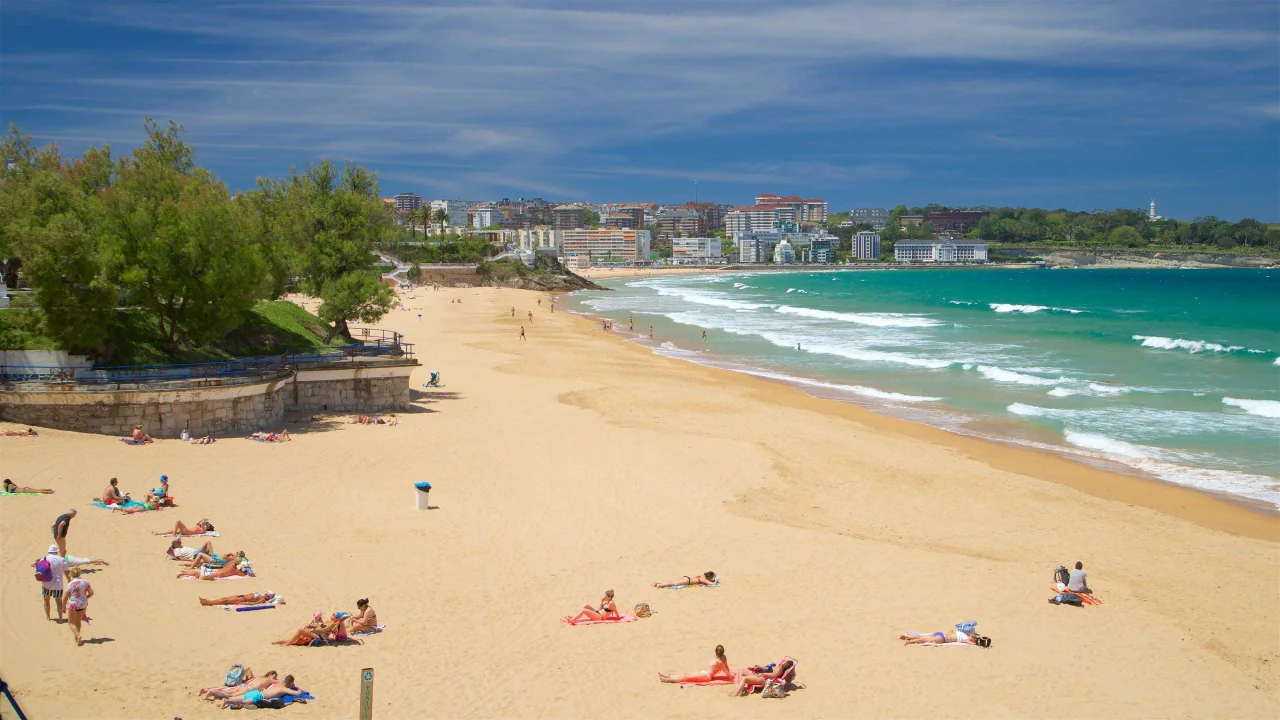 Front de mer et ville de Santander en Cantabrie, nord de l'Espagne