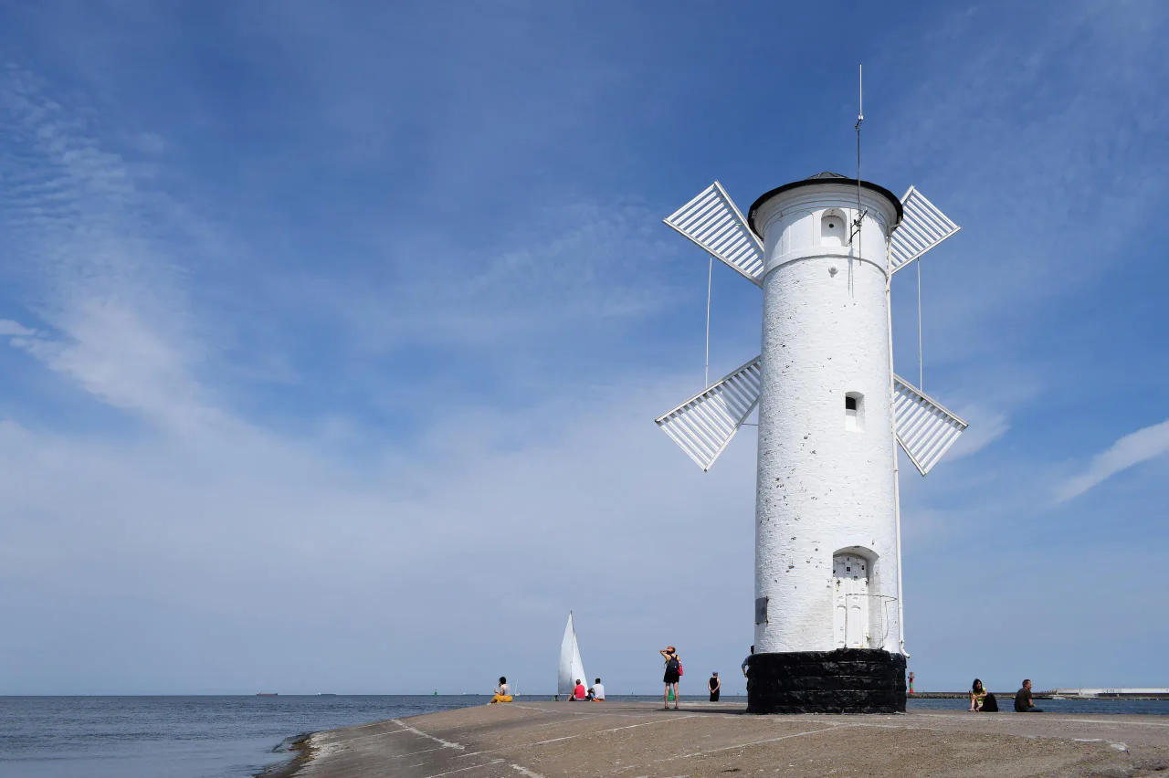 Port de ferry de Świnoujście et côte de la mer Baltique en Pologne