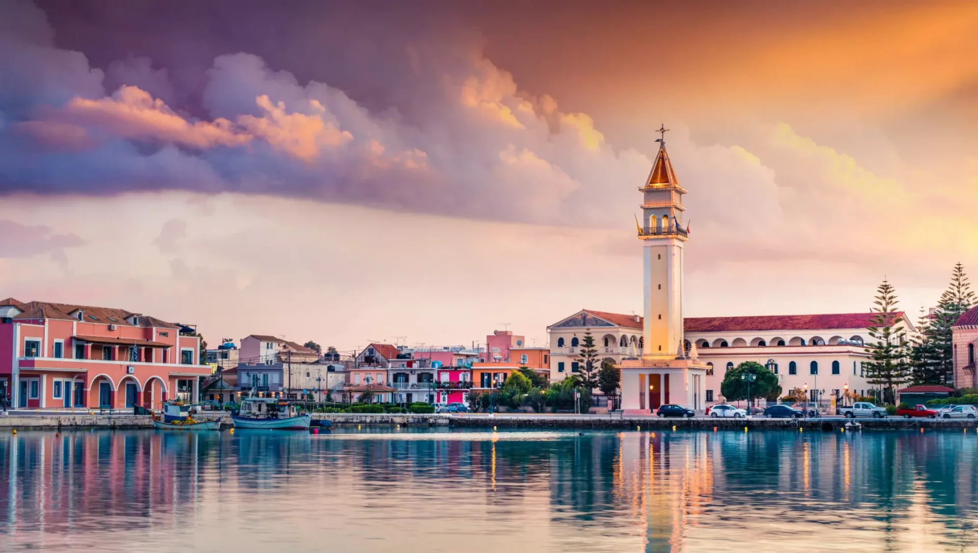 Ville de Zakynthos, port et côte ionienne en Grèce