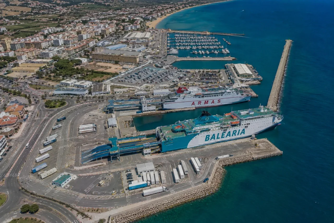 Terminal de ferry pour passagers de Dénia et marina sur la Costa Blanca espagnole