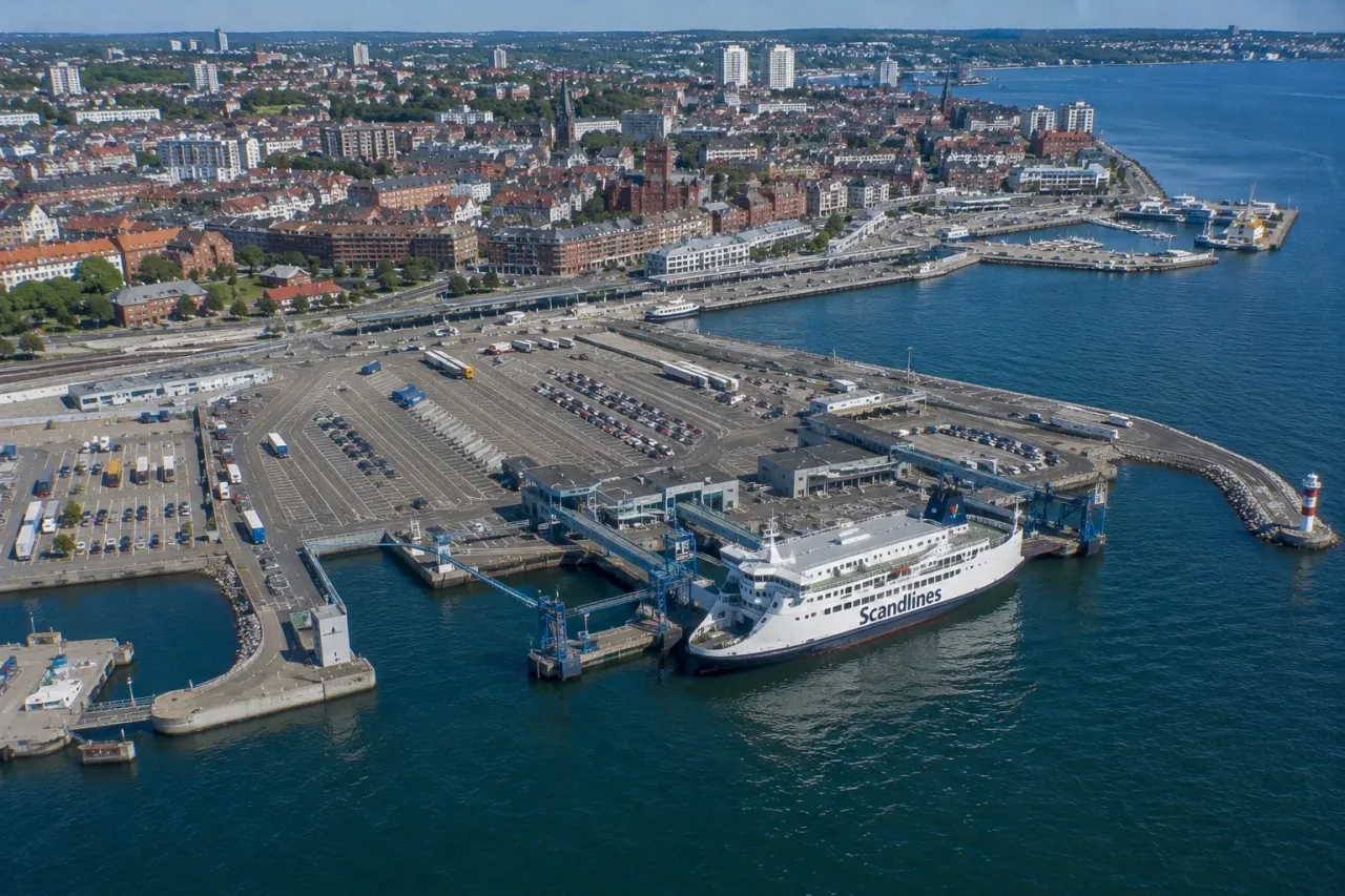 Terminal de ferry d'Helsingborg et traversée d'ØRESUNDSLINJEN vers le Danemark