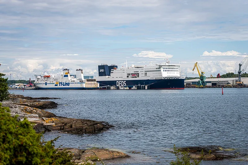Ferries de passagers au port de Karlshamn