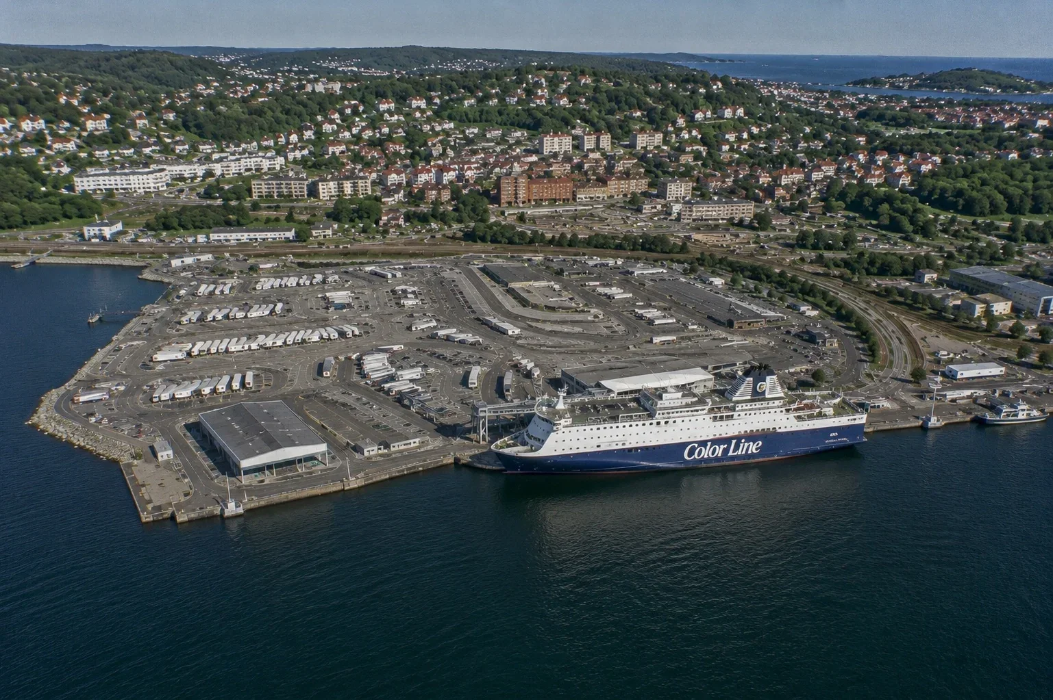 Terminal de ferry pour passagers et voitures Color Line à Larvik, Norvège