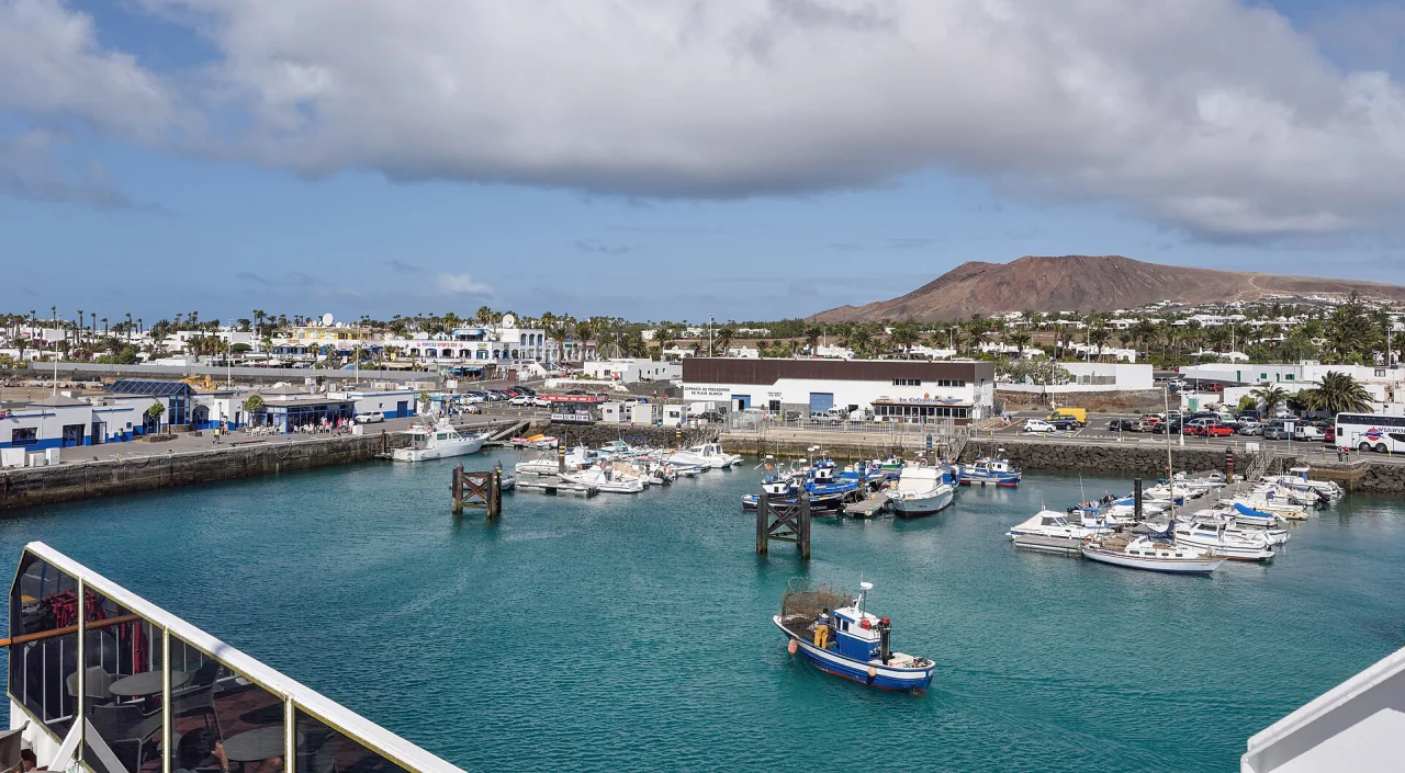 Port de Playa Blanca et zone de ferry à Lanzarote