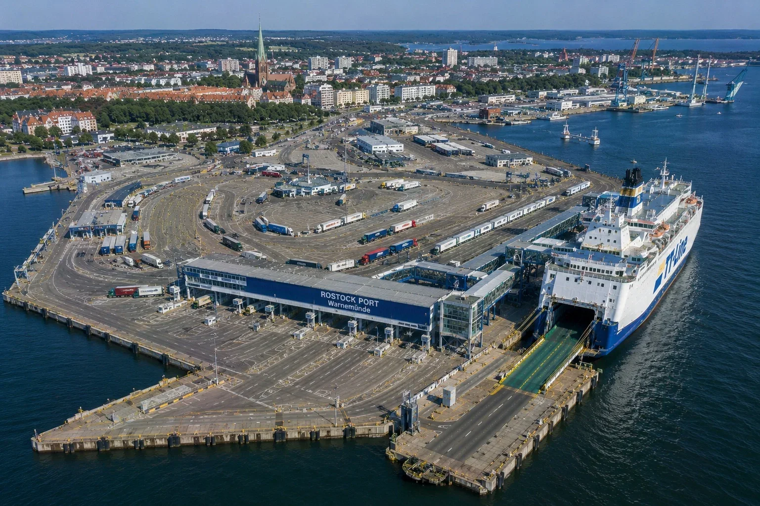 Port de ferry de Rostock dans le nord de l'Allemagne