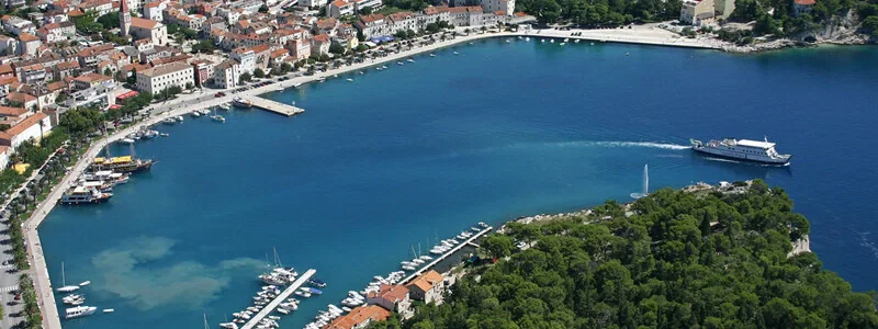 Port et ville de Stari Grad sur Hvar