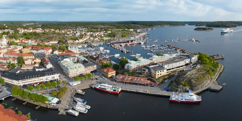 Port et terminal de ferry de Strömstad sur la côte ouest de la Suède