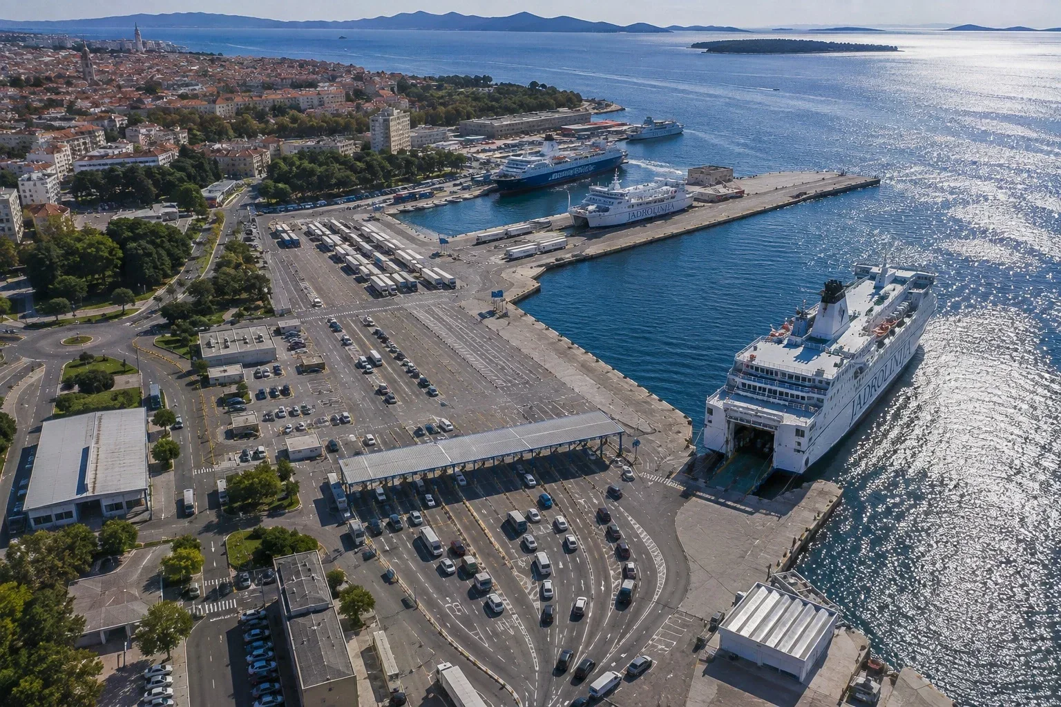 Port de ferry de Zadar Gaženica sur la côte croate