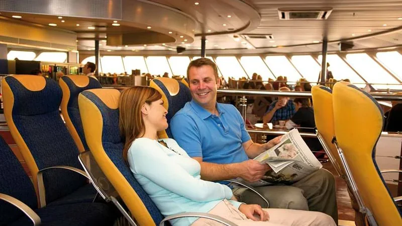 Horizon Lounge à bord du Condor Voyager