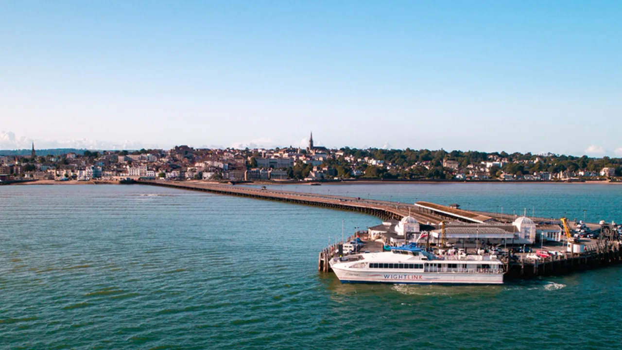 Wightlink FastCat à Ryde Pier