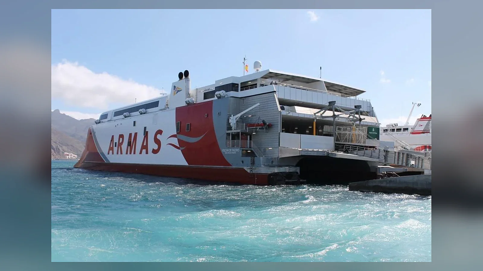 Ferry rapide depuis Baleària Canarias et Armas pour les îles Canaries