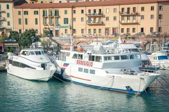 Navire à passagers de Maregiglio