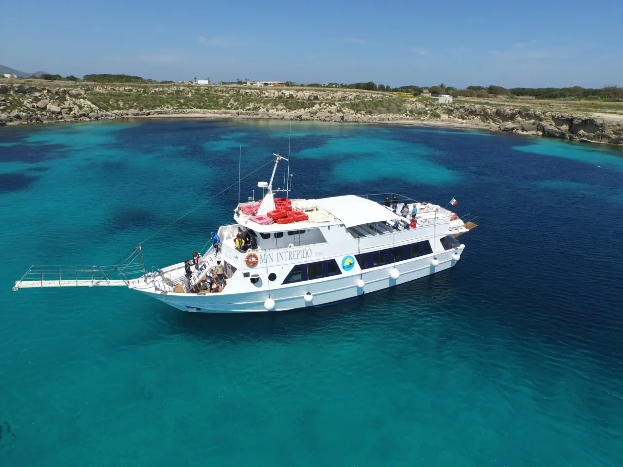 Bateau à moteur à passagers M/N Intrepido de Torre Lines